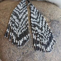 Pearl White & Gunmetal Zebra Chevrons